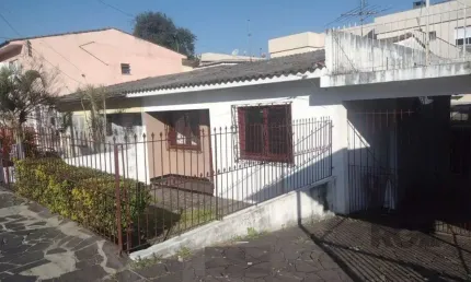 Casa 2 dormitórios, 1 vaga, bairro vila cachoeirinha