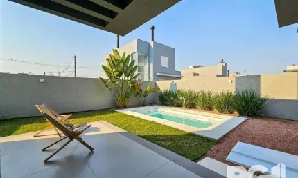 Casa com 3 dormitórios, piscina e automação no terras alpha
