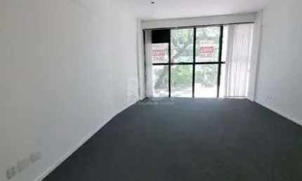 Sala comercial à venda na Avenida Cristóvão Colombo, 1801, Floresta, Porto Alegre