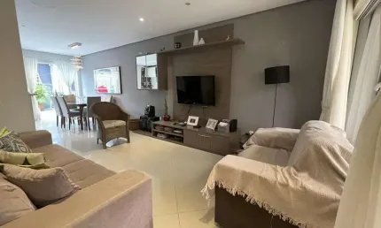 Casa com 2 quartos à venda na Rua Azise Pedro Falcão, 145, Hípica, Porto Alegre