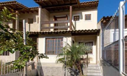 Casa para Venda - 120m², 3 dormitórios, sendo 1 suites, 1 vaga - Guarujá
