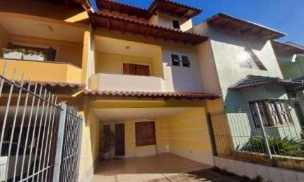 Casa em Porto Alegre, no bairro Espírito Santo, com 3 dormitório(s), e 3 banheiros, à venda.