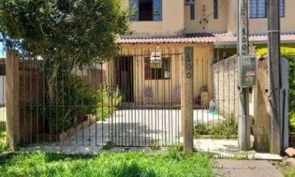 Casa em Porto Alegre, no bairro Belém Novo, com 2 dormitório(s), e 2 banheiros, à venda.