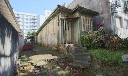 Terreno à venda na Avenida Mariland, 1230, São João, Porto Alegre