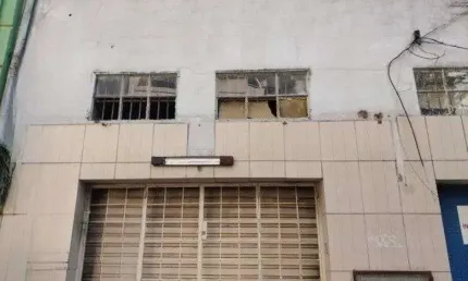 Prédio na duque de caxias, desocupado espaço amplo. preço atrativo.