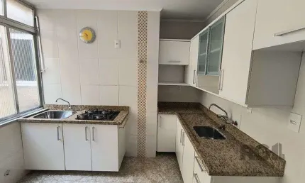 Apartamento com 02 dormitório no Bairro Floresta em Porto Alegre.