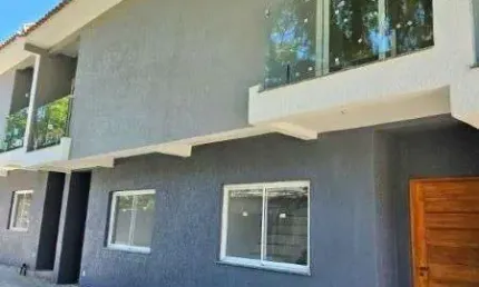 Casa Condominio em Porto Alegre, no bairro Nonoai, com 2 dormitório(s), e 2 banheiros, à venda.
