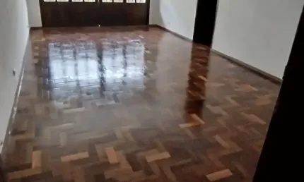 Excelente . Salão grande, dois quartos grandes , banheiro grande, copa cozinha enorme