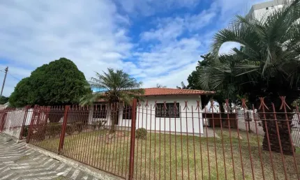 Casa para Locação em Itajaí, Vila Operária, 3 dormitórios, 1 suíte, 3 banheiros, 3 vagas