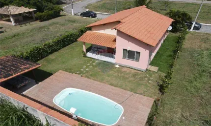 Casa de dois dormitórios  em condomínio fechado em Itaipuaçu