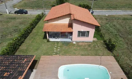 Casa de dois dormitórios  em condomínio fechado em Itaipuaçu
