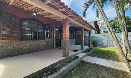 Casa dos Sonhos em Ponta Negra, Maricá: 3 Quartos e Jardim!