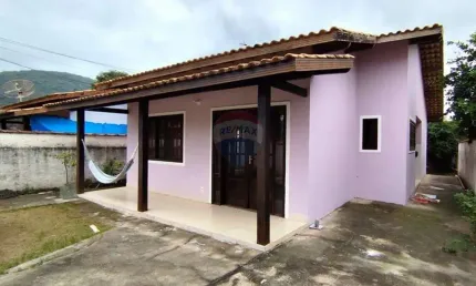 Casa no Barroco, Itaipuaçu com 03 quartos amplos, sendo uma suíte, espaço Gourmet e área para uma piscina