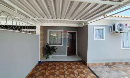 Ótima Casa Linear com dois quartos amplos, sendo um suíte, ótimos Cômodos e Espaço Gourmet