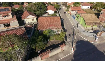 'casa linear, 473m, 3 quartos, 2 suítes, no centro de maricá'
