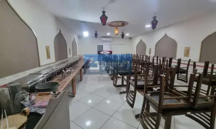 Vende-se lindo prédio para fins comerciais em avenida de grande movimento