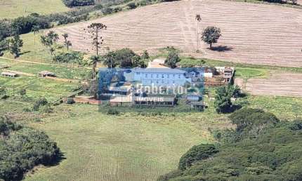 Fazenda de 190 hectares com casa sede construída no ano de 1777 na região de Caxambu no sul de Minas