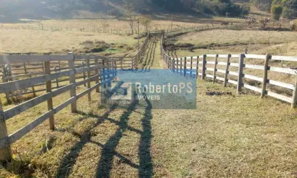 Excelente fazenda para pecuária em Cambuí - MG próxima  ao Estado de São Paulo  a 1 Km da Rodovia Fernão Dias