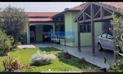 Linda casa térrea em Caraguatatuba com 3 dormitórios, 500 metros da praia.