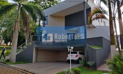 Maravilhoso sobrado em condomínio fechado em Jacareí. Recém Reformada e com Arquitetura Contemporânea