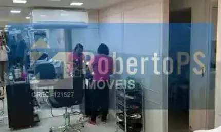 Excelente loja em galeria, um salão de beleza no Rio de Janeiro. Espaço bem localizado no Rio. Espaço já montado.