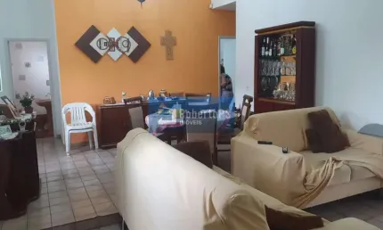Linda casa de lote inteiro no jardim das indústrias.