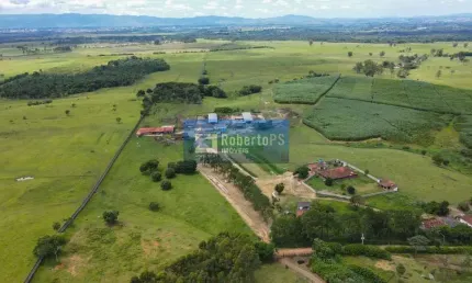 Fazenda de 98,6 hectares com infraestrutura completa  totalmente plana