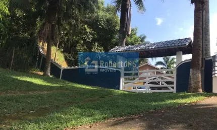 Linda Chácara  com 16.000 metros de área  a 10km do centro de SJCampos