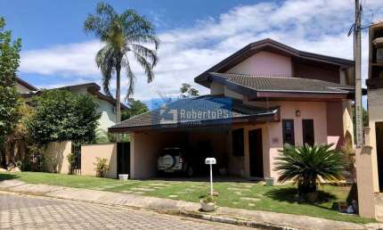 Linda casa assobradada no Condomínio Portal da  Mata  em Caçapava de  3 dormitórios com suíte e  closet.