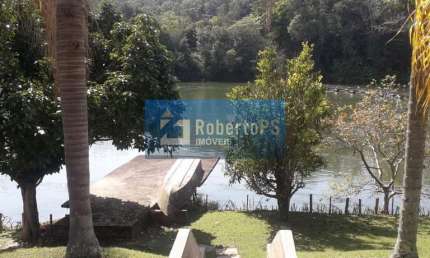 Excelente Chácara em Santa Branca com fundo para o Rio Paraíba