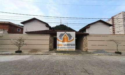 Sobrado em Condomínio com Piscina, 2 Suítes, 150m Praia do Sonho