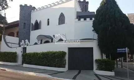 Ampla e aconchegante casa térrea de 185 m² de área construída em terreno de 285m² é perfeita para famílias que buscam conforto e espaço.