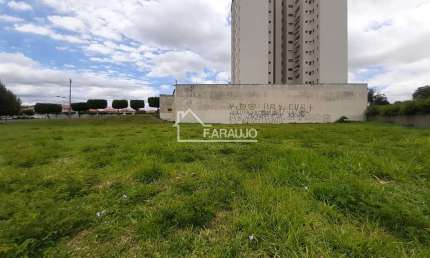 Terreno para venda com segmento comercial e residencial de 2.578,27 metros quadrados, com frente para 3 Ruas Prédios e Galpão comercial. Em Itu-SP