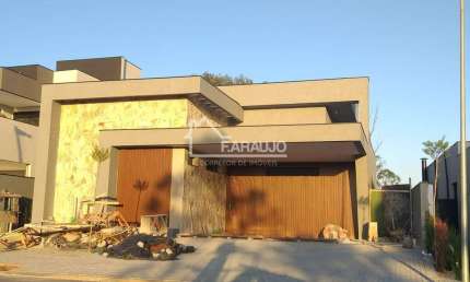 Residência de luxo em condomínio exclusivo em Alphaville Nova Esplanada, Votorantim-SP: 3 quartos, 3 suítes, 2 salas, 5 banheiros, 243 m².