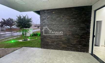 CASA TÉRREA, ALTO PADRÃO COM 3 DORMITORIOS, 3 SUITES, COND. ALPHAVILLE EM VOTORANTIM