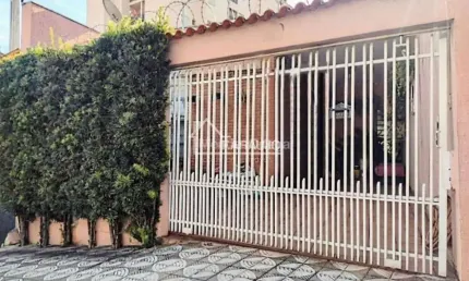 Casa térrea para venda com 4 quartos, 1 suíte, 3 banheiros e 2 vagas de garagem, 1 coberta Vila Santana em Sorocaba.