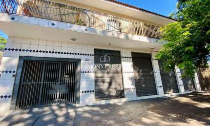2 Salões comercias e 3 casas, investimento certo para obtenção de renda