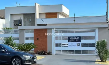 Casa grande, mobiliada, com piscina à venda em Maringá próximo ao centro.