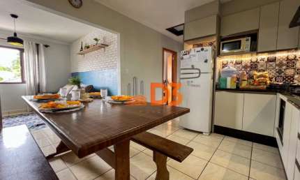 Casa com 3 quartos para alugar em Água Verde, Blumenau , 96 m2 por R$ 2.750