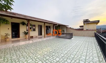 Casa com 3 quartos à venda no itoupava central, blumenau , 226 m2 por r$ 690.000