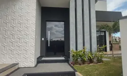 Casa terrea, Nova, pronta para morar com 170 m² de área construída, 03 suítes, 02 vagas, amplo quintal  em condomínio fechado, na cidade de Indaiatuba