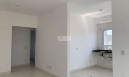 Apartamento com 139 metros de área,  com quintal, 03 dormitórios sendo 01 suíte, 02 vagas de garagem por RS 448.000,00 na cidade de Indaiatuba.