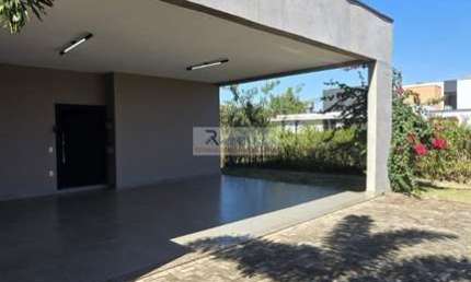 Imperdível oportunidade: Casa de alto padrão em condomínio na Chácara Halter, Salto-SP! 3 quartos, 3 suítes, 1 sala, 5 banheiros, 3 vagas de garagem e 327m².
