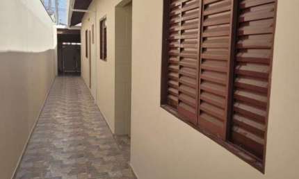 Casa para Venda em Taubaté, Jardim Gurilândia, 2 dormitórios, 1 suíte, 2 banheiros, 2 vagas