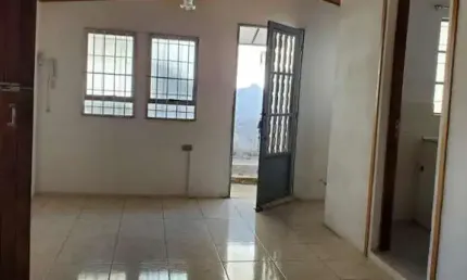 Casa para Venda em Taubaté, Granjas Panorama, 2 dormitórios, 1 suíte, 1 banheiro
