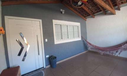 Casa para Venda em Taubaté, Jardim Hípica Pinheiro, 3 dormitórios, 1 suíte, 2 banheiros, 2 vagas