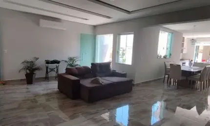 Casa para Venda em Taubaté, Vila Odete, 3 dormitórios, 3 suítes, 4 banheiros, 5 vagas