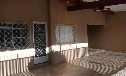 Casa para Venda em Taubaté, Parque Jaraguá, 5 dormitórios, 3 banheiros, 3 vagas