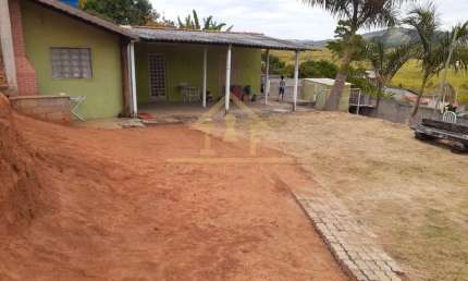 Chácara para Venda em Taubaté, Barreiro, 2 dormitórios, 1 banheiro, 8 vagas