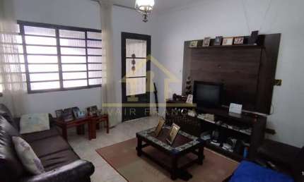 Sobrado para Venda em Taubaté, Residencial Estoril, 5 dormitórios, 1 suíte, 3 banheiros, 2 vagas